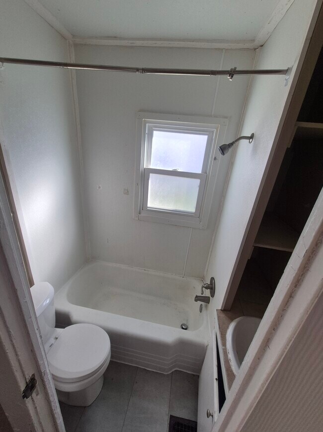 Building Photo - 510-512 Carroll St.