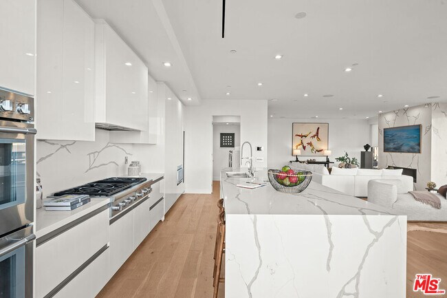 Building Photo - 10601 Wilshire Blvd