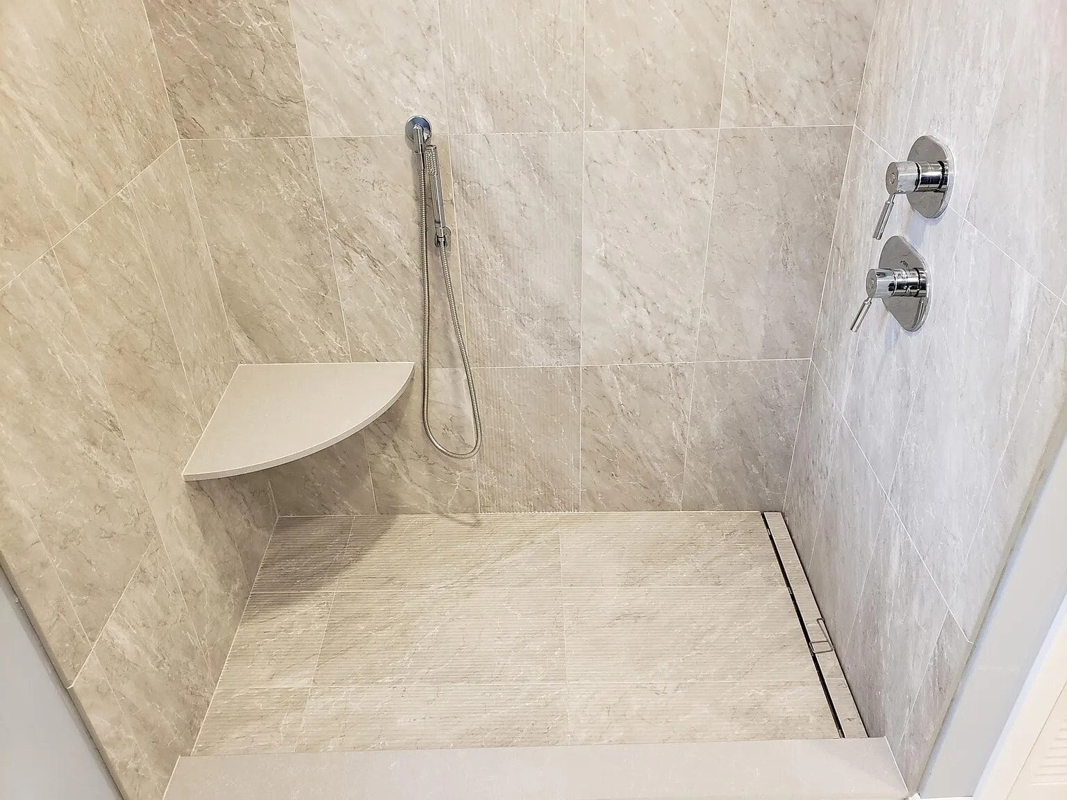 Custom Shower - 24 King St