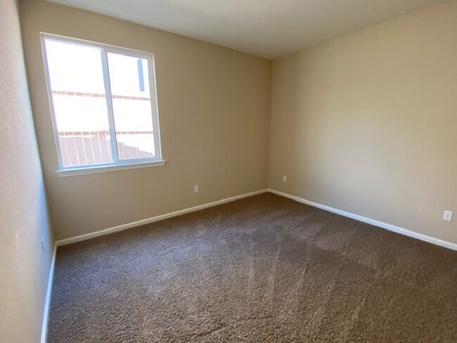 Building Photo - 10729 Amber Falls Dr