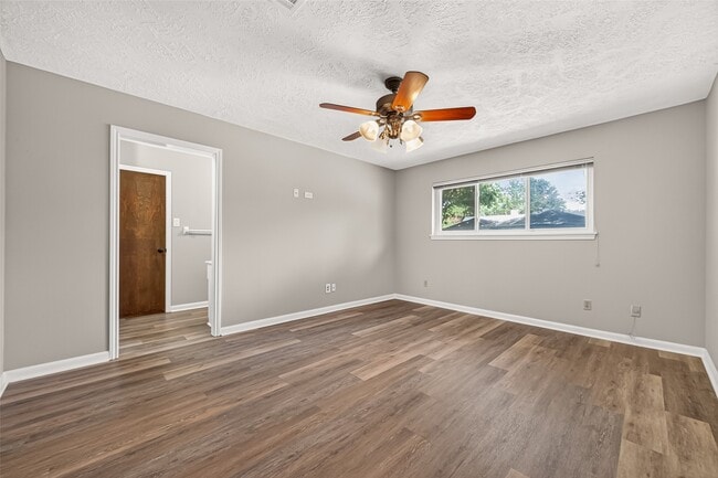 Building Photo - 11710 N Petersham Dr