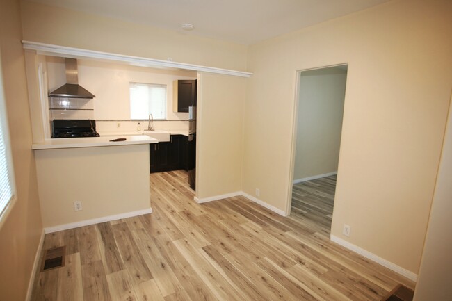 Bedroom Entrance - 2601 Silver Lake Blvd