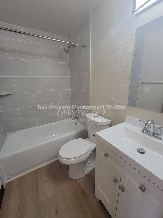 Building Photo - 3513 W 4th Ave