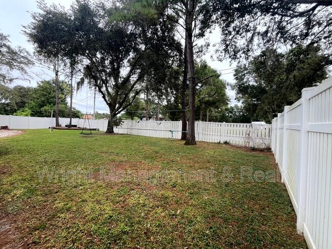 Building Photo - 1005 Misty Hollow Ln