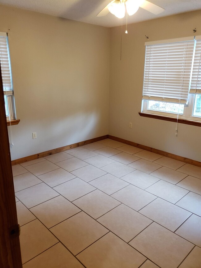 Building Photo - 441 Cactus St