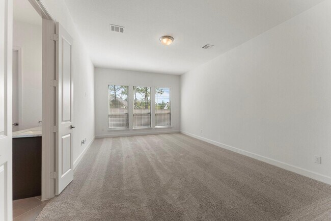 Building Photo - 26545 Pioneer Pointe Ct