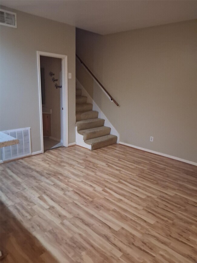 Building Photo - 7364 Regency Square Ct