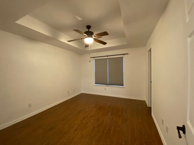 Building Photo - 1326 Tradition Ave