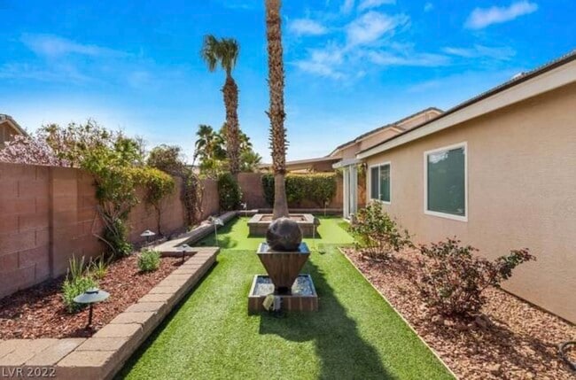 Building Photo - 1811 Puerto Way