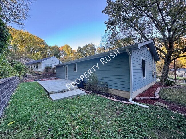 Building Photo - 1110 Fernway Cir