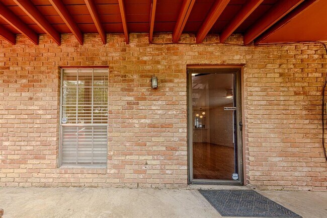 Building Photo - 1505 Woodhead St