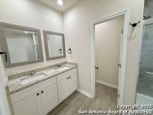 Building Photo - 2137 Fuller Dr