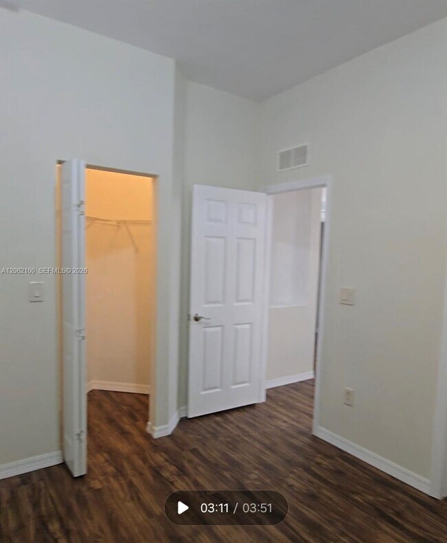 Building Photo - 4917 SW 141st Ave