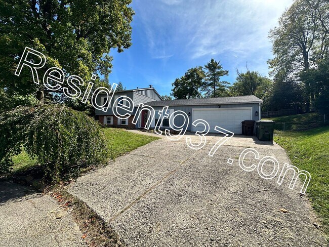 Building Photo - Updated 3 Bed home on cul-de-sac