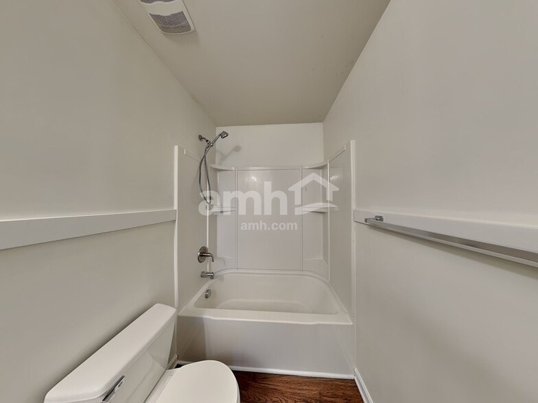 Building Photo - 3011 Gray Farm Rd