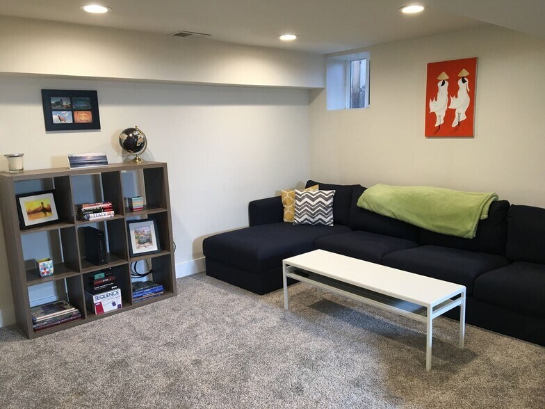 Building Photo - 1554 Osceola St