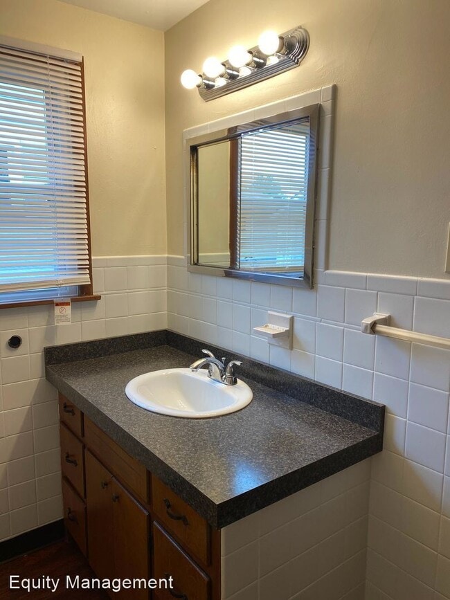 Building Photo - 3 br, 2 bath House - 43 S. Edgehill