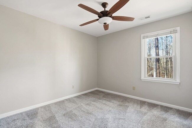 Building Photo - SPACIOUS AND BEAUTIFUL HOME IN DESIRABLE APEX