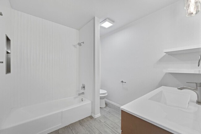 Building Photo - Chic, Bright, and Inviting - Welcome to Lark!