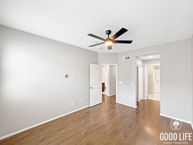 Building Photo - Beautiful 2BD/2.5 BA W/ A/C, Private Balcony, and Detached Garage in Kearny Mesa!