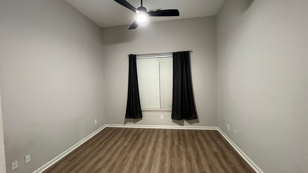 Guest Bedroom - 401 16th St NW