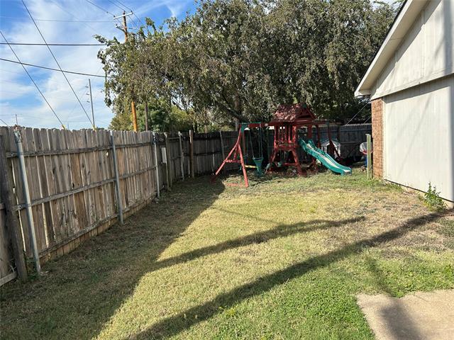 Building Photo - 2525 Crown Cir