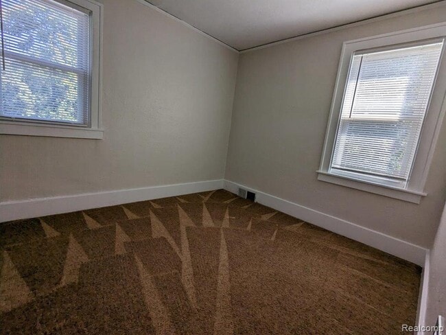 Building Photo - 203 Gladwin Ave