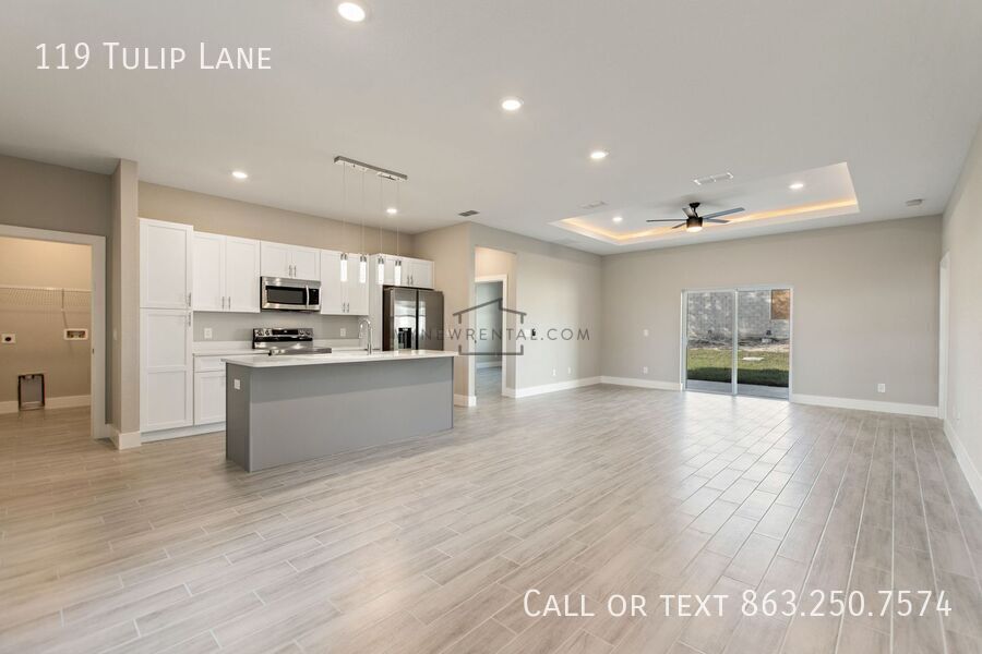 Building Photo - 119 Tulip Ln