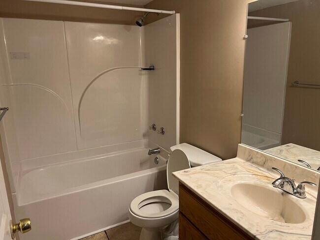 Building Photo - Walston Bridge Apartments