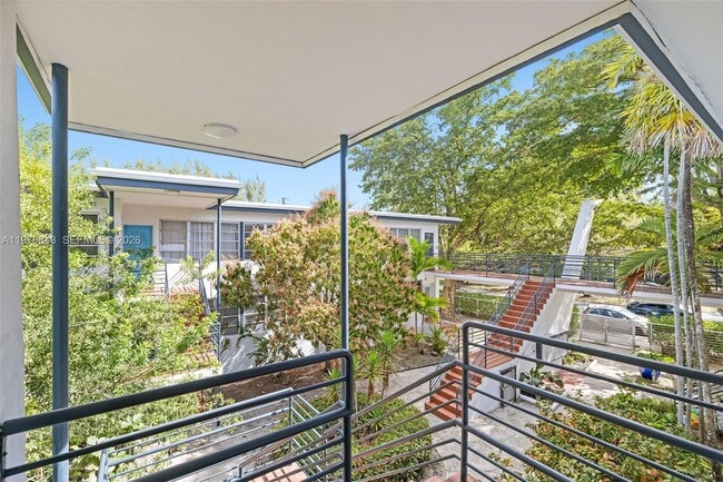 Building Photo - 4710 Pine Tree Dr