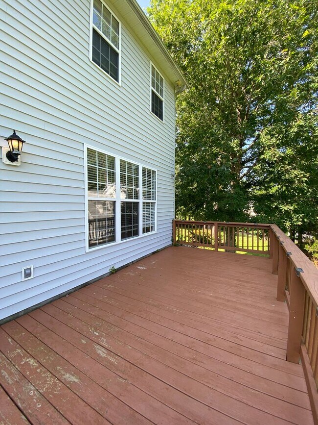 Building Photo - Beautiful 4 Bedroom Home In Hunter's Creek