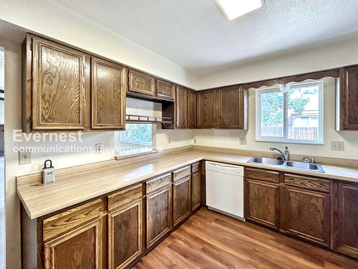 Building Photo - 6659 Gambol Quail Dr E