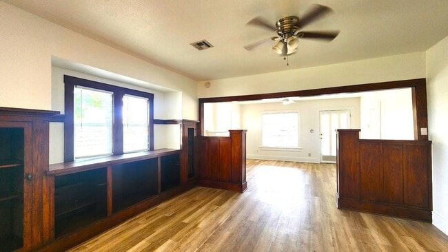 Building Photo - 2 BED 1 BATH CENTRAL PARK ADDITION NEAR PA...