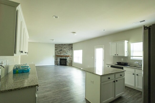 Building Photo - 1115 Dietrich Ln