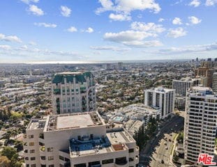 Building Photo - 10560 Wilshire Blvd
