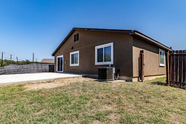 Building Photo - 10423 Legacy Cv