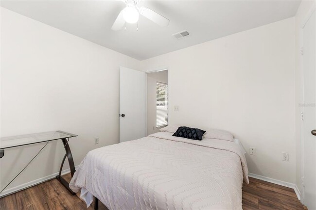 Building Photo - 4000 SW 23rd St