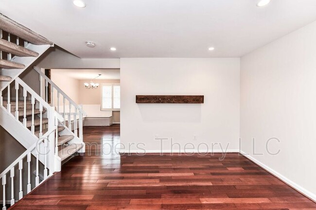 Building Photo - 1549 Twisted Oak Dr