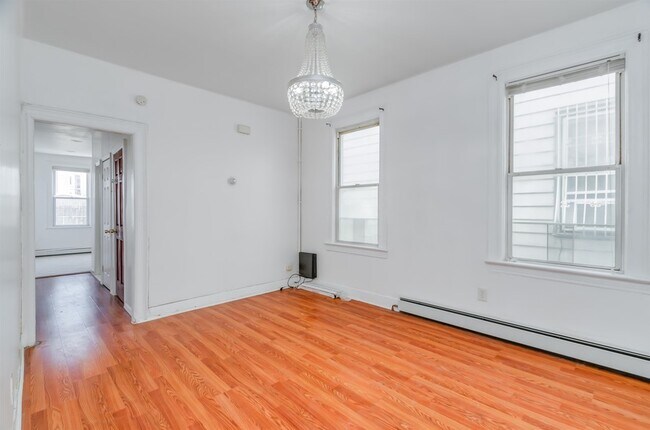 Building Photo - 404 Danforth Ave