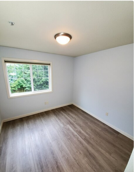 Building Photo - 13413 97th Ave E