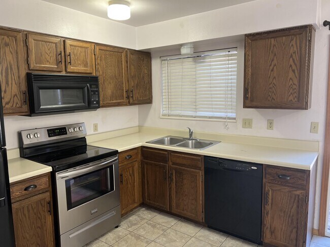 Building Photo - 4774 N Carefree Cir