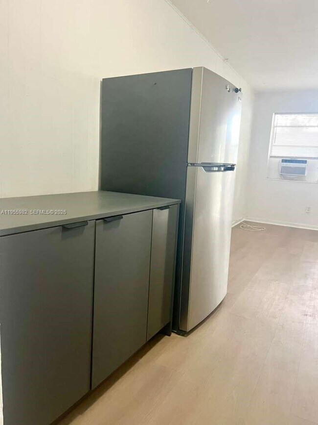 Building Photo - 5510 SW 32nd St