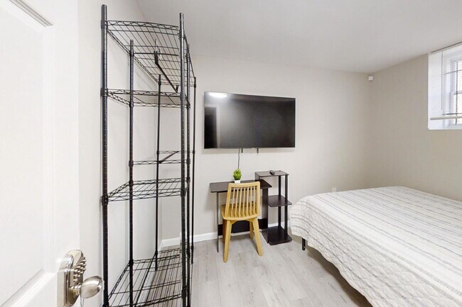 Building Photo - THE AKRIDGE | Newly-renovated & high-quality Atlanta Home! Top-of-the-line finishes, granite coun...