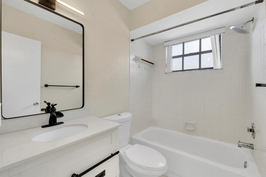 Building Photo - 2615 SW 81st Terrace