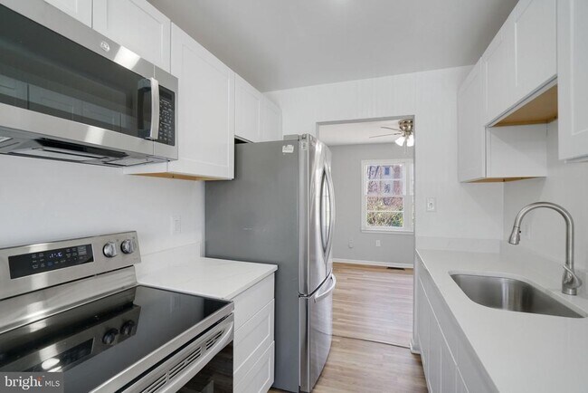 Building Photo - 12346 Woodlawn Ct