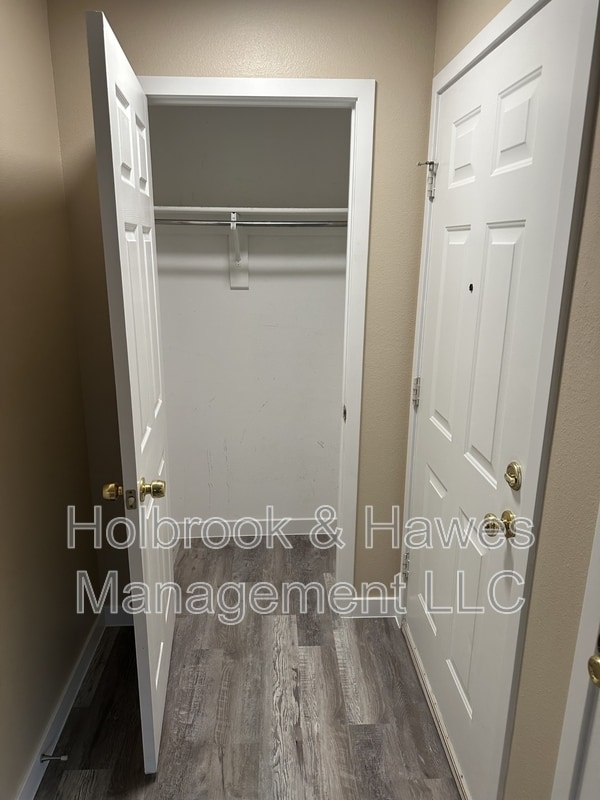 Building Photo - 4531 Boardwalk Dr