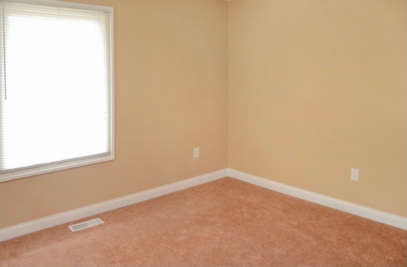 Building Photo - 916 Zeeland Ct NE