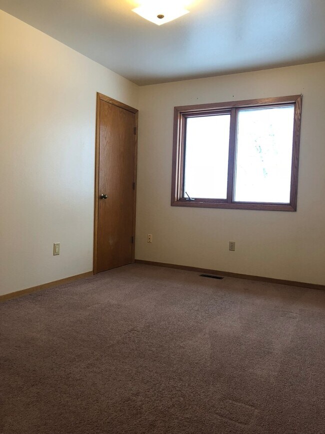 Building Photo - 3900 E Birch View Dr