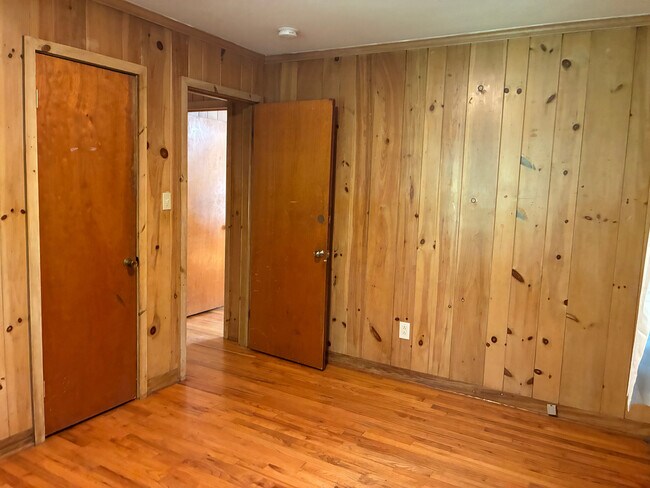 Building Photo - Room in Single Family Home on Hillsborough St