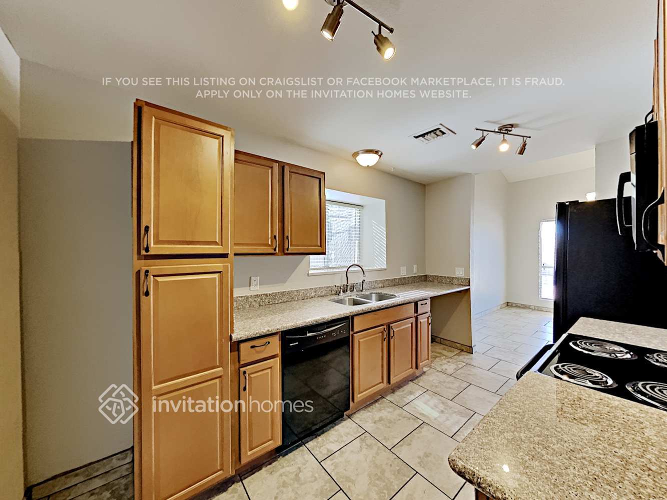 Building Photo - 7141 W Paradise Dr